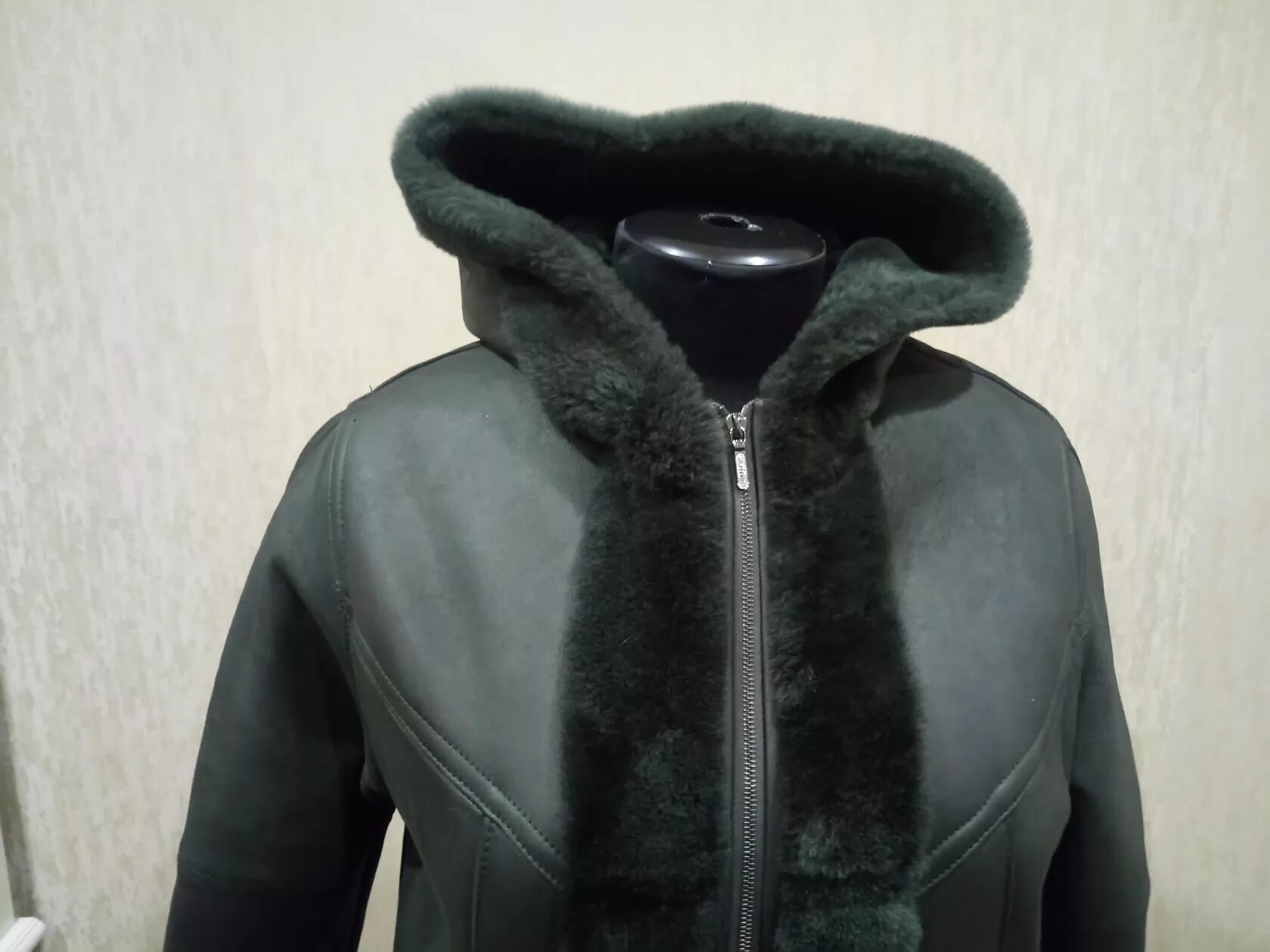 перешить из капюшона воротник. капюшон с козырьком. перешить капюшон в воротник. как из капюшона сделать воротник стойку. переделка капюшона в воротник на дубленке.