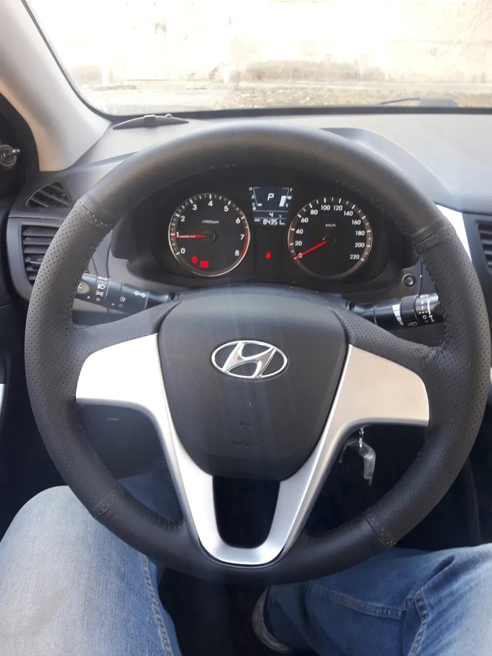 Руль hyundai solaris 1. Руль солярис 2013. Руль хендай солярис 2. Руль hyundai solaris 2015. Руль солярис базовой комплектации.