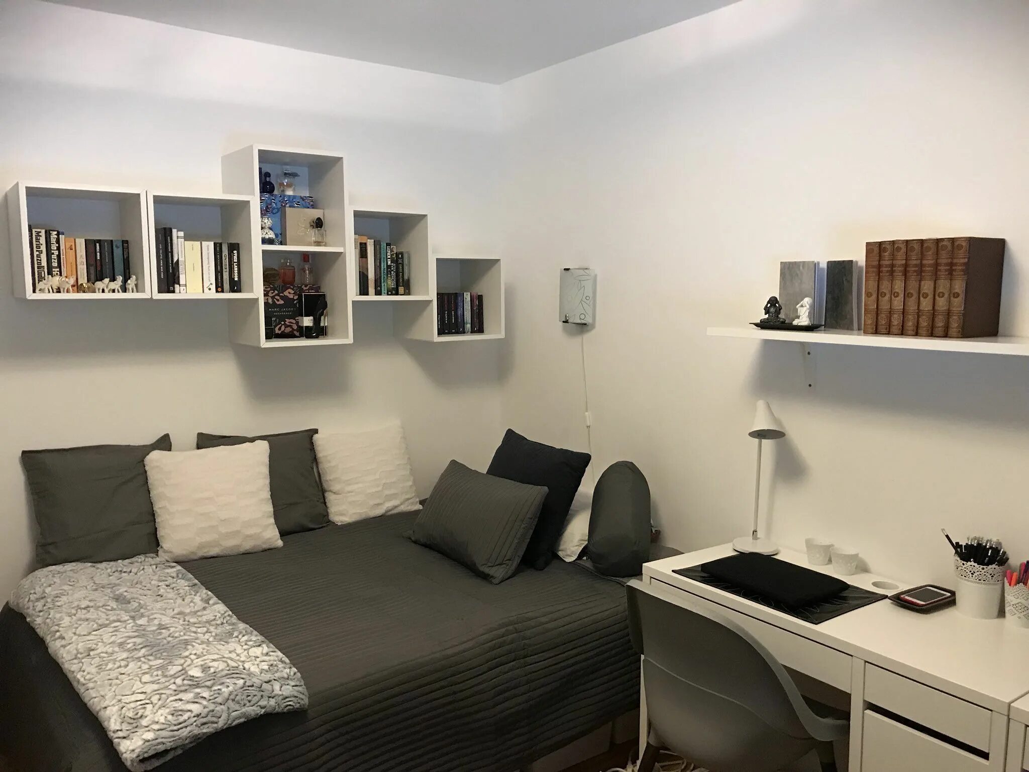 Комната сб. Комната сб. Больничная палата фон для гача лайф. Комната фредди фнаф 9 секьюрити брич. Спальня для подростка.