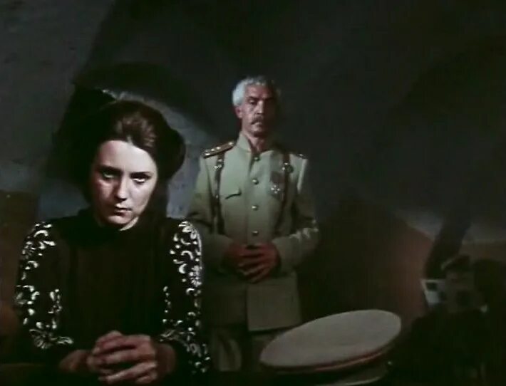 Расколотое небо отзывы. Расколотое небо 1979. советский фильм расколотое небо. расколотое небо фильм 1979 кадры. расколотое небо сериал кадры.