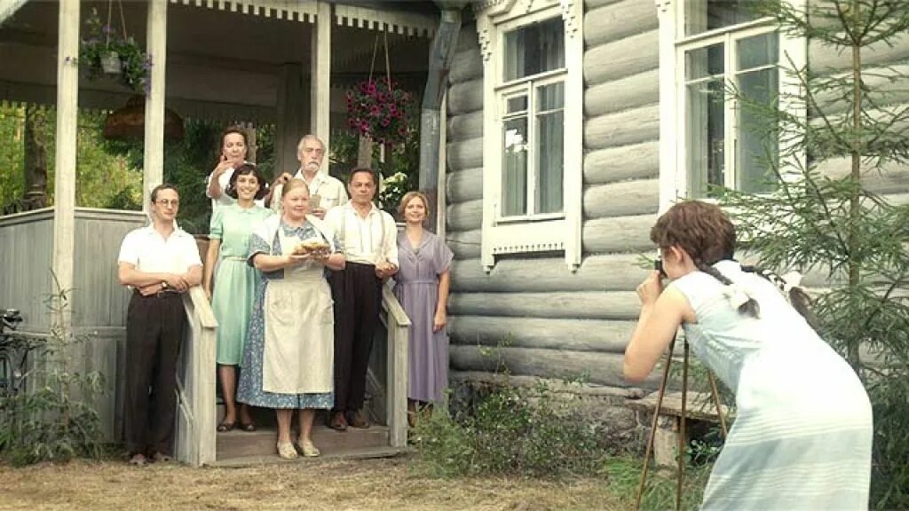 Необычные альбомы для фотографий. Эра зиганшина семейный альбом. Старый семейный фотоальбом. Семейный альбом обложка. Семейный альбом сколько.