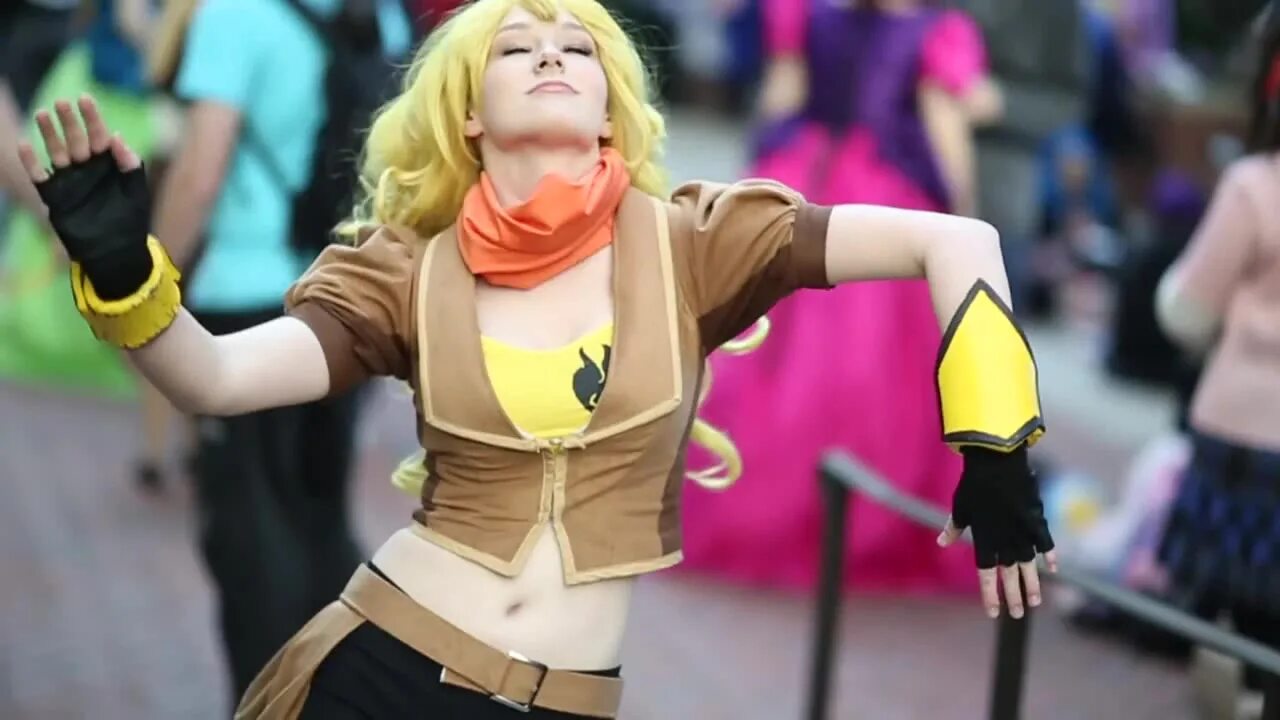 Cosplay dance