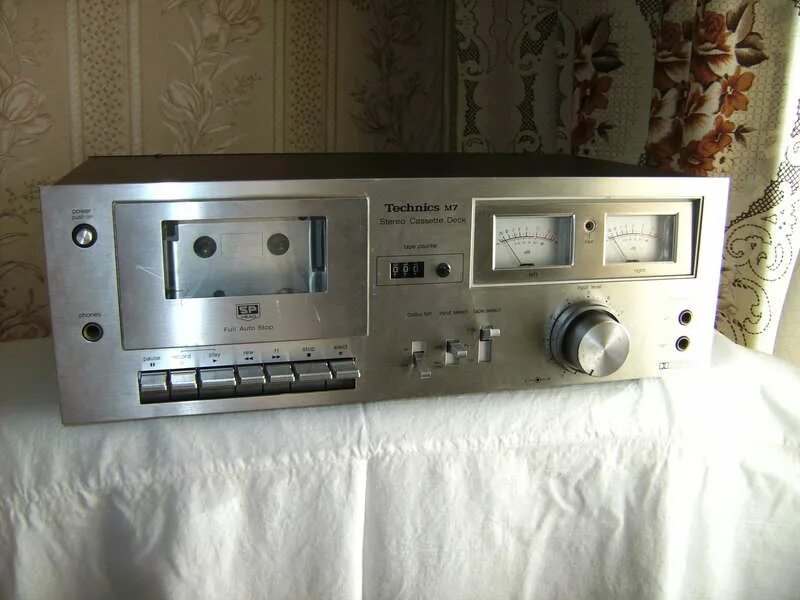 Toshiba pc-ad 90. Характеристики кассетных дек. Характеристики кассетных дек. Дека айва 990 кассетная. Двухкассетная дека denon.