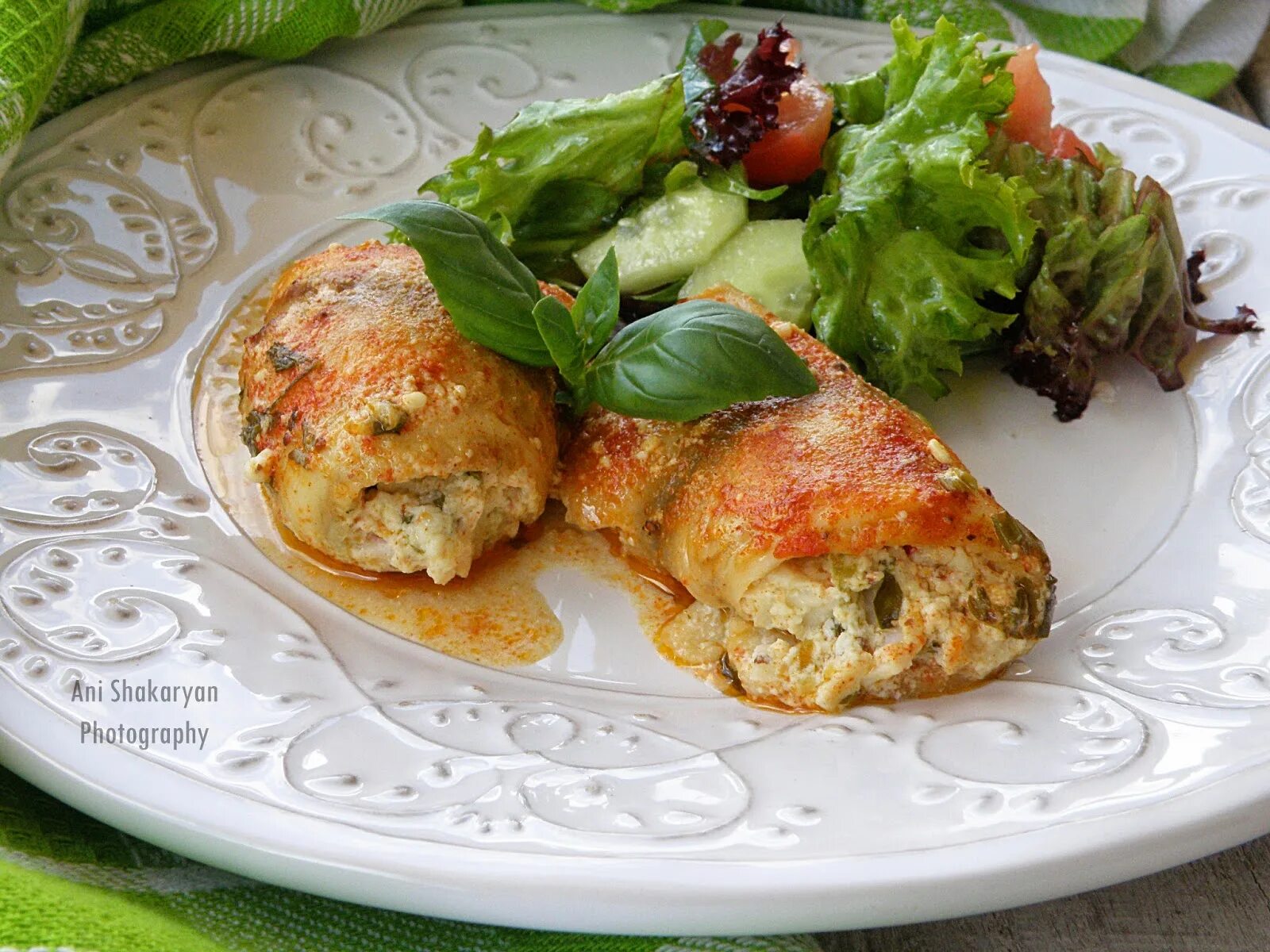 Тилапия запеченная. Тилапия рыба блюдо. Тилапия запеченная. Филе тилапии в духовке. Тилапия филе.