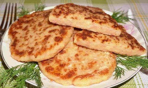 Оладьи с колбасой на кефире