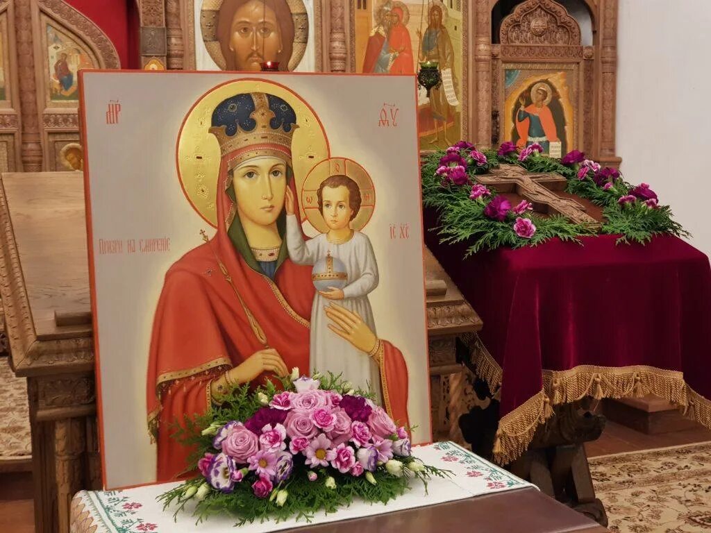 Введенский монастырь киев икона призри на смирение. Икона призри на смирение киев. Введенский монастырь киев икона призри на смирение. Храм призри на смирение. Храм призри на смирение.