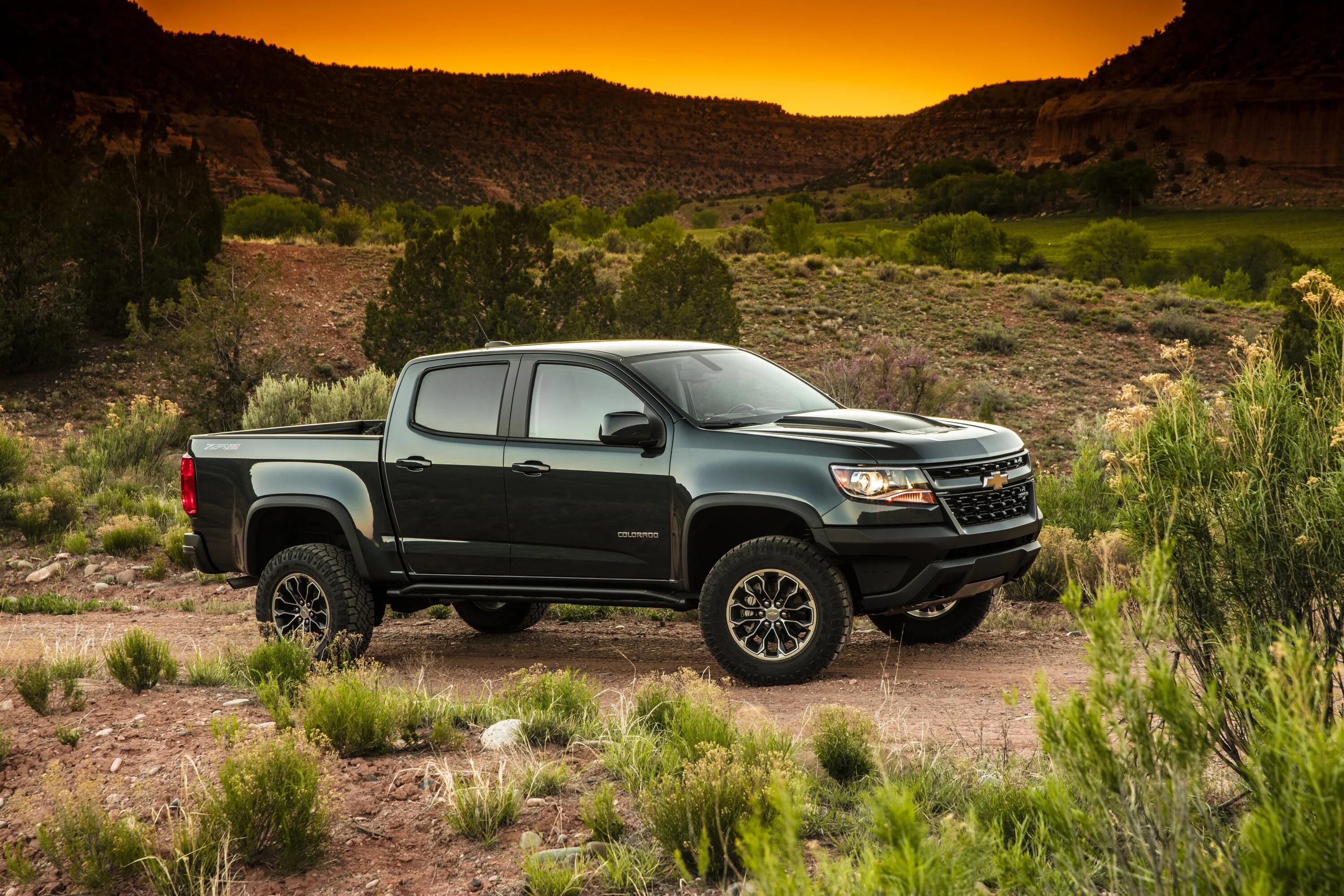 Pick up car. Chevrolet Colorado zr2. Chevrolet Colorado zr2 2021. Шевроле Колорадо 2021 zr2. Chevrolet Colorado ZR 2 2022.