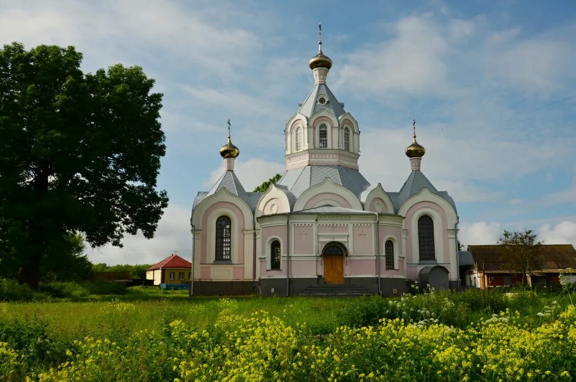 Рыльский район. Парменовка Рыльский Церковь. Рыльский район село Поповка. Коренские дворы Курская область. Храм Рождества Пресвятой Богородицы с. Коренское Рыльский район фото.