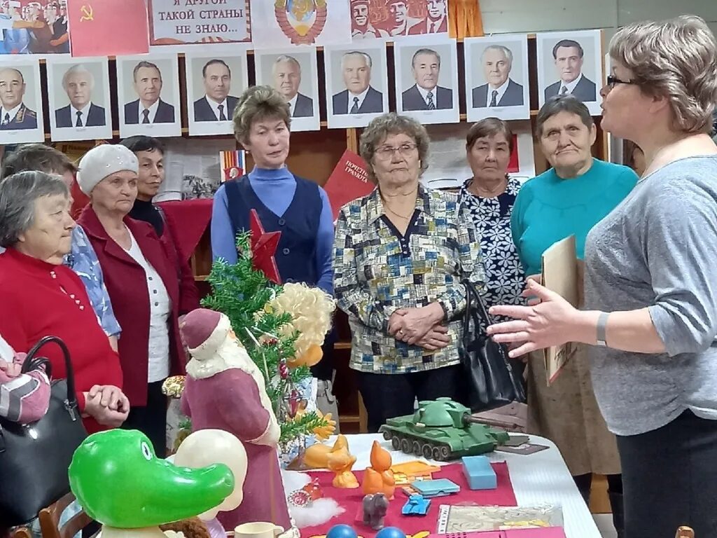 Сср выставка. Выставка к 100-летию образования ссср. ретро выставка к 100 летию ссср. выставка к 100 летию ссср в дк. ретро выставка в библиотеке к 100 летию ссср.