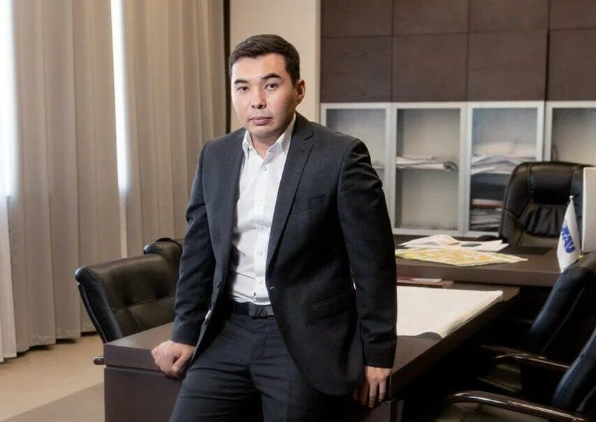 Амон асланов. Эрнест омеров фейсбук. Азам асланов нефтяной. Бизнесмен асланов. Узбекский бизнесмен азам асланов.