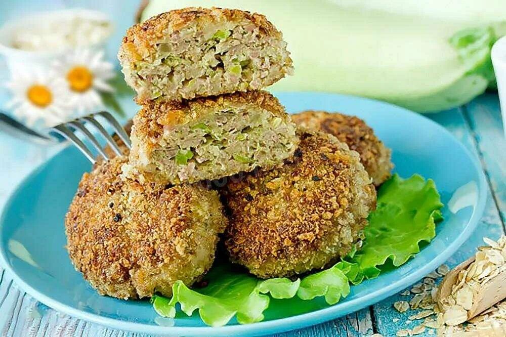 Рецепт мясных котлет из фарша на сковороде. Котлеты. биточки мясные. мясные биточки из фарша. мясные котлеты с кабачком.