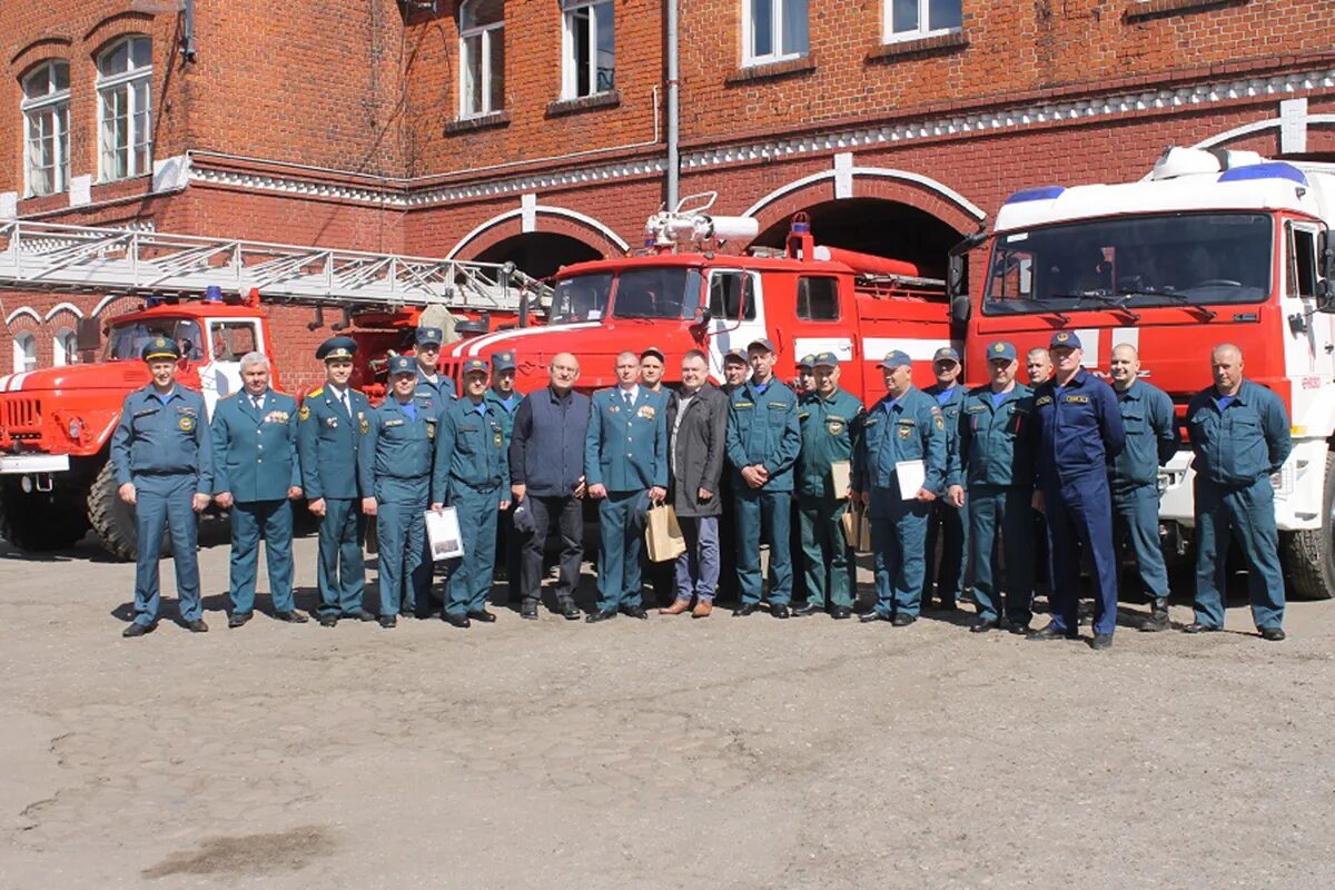 ПСЧ 11 Черняховск. ПЧ 11 Черняховск. Пожарная часть 11 Черняховск. ПЧ 13 Гусев магирус. Р пч