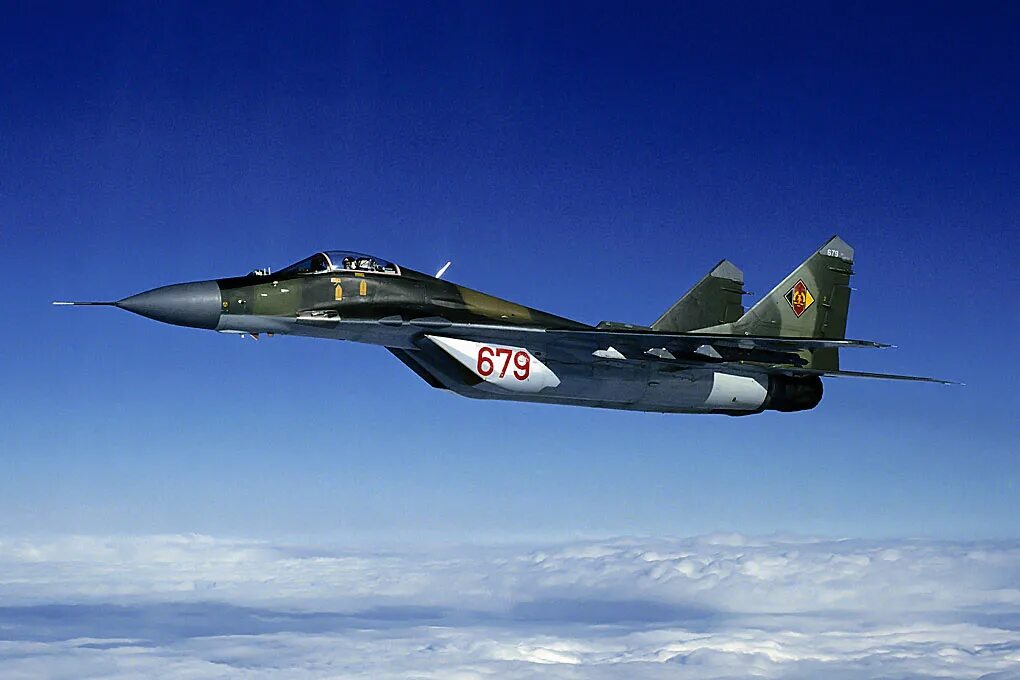 Истребители жуков. Миг 29 ГДР. Миг-29 ВВС ФРГ. Миг-29 ВВС ГДР. Миг-29 истребитель.