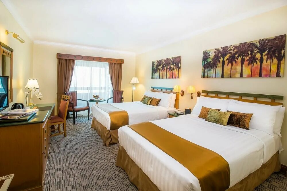 Холидей интернешнл шарджа. Holiday international sharjah 4. шарджа оаэ отель интернешнл. гостиница холидей арабские эмираты. интернационал отель оаэ.