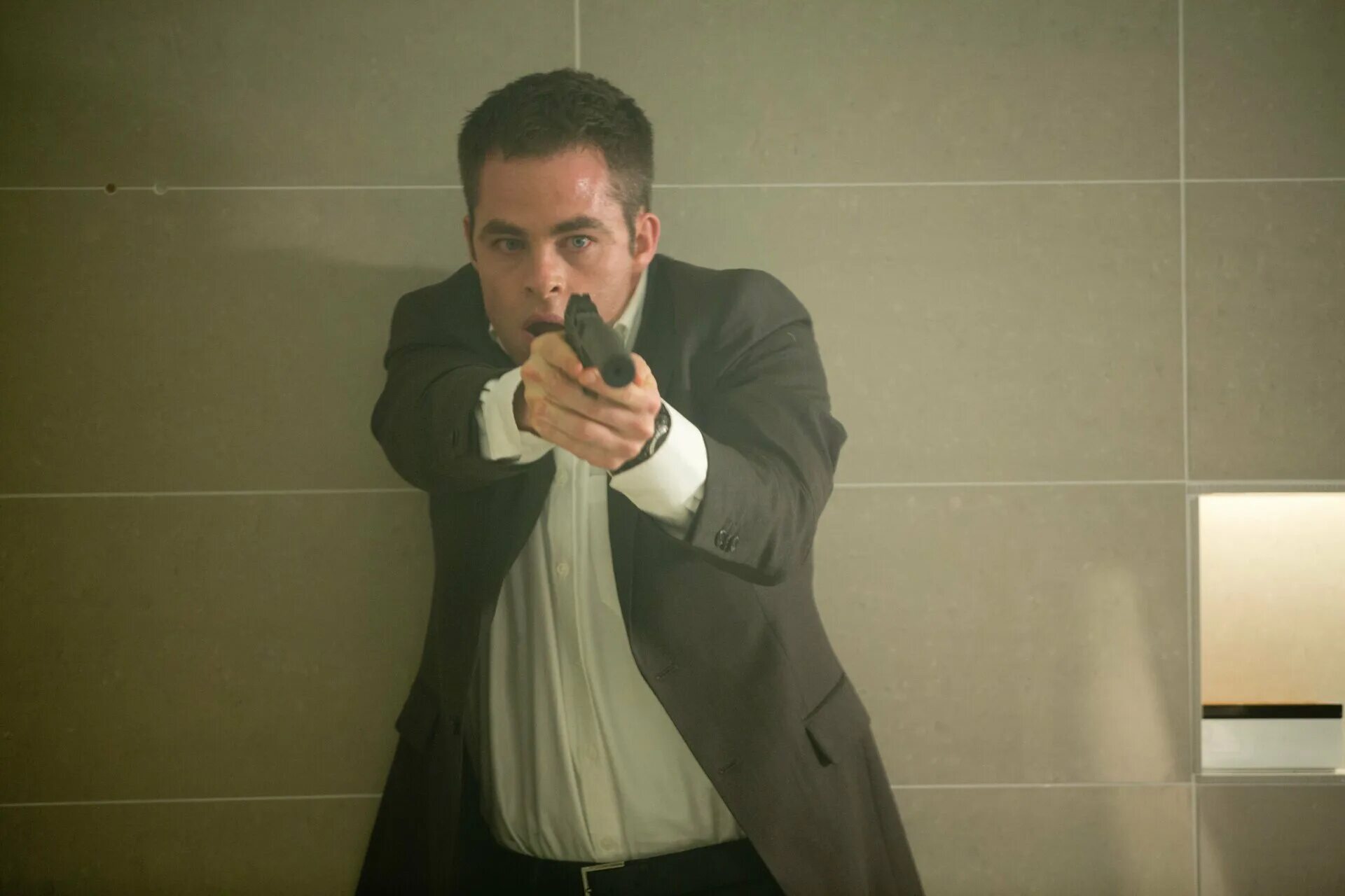 Крис пайн джек райан. Фильм теория хаоса про 2 пары. Крис пайн джек райан: теория хаоса. Кира найтли джек райан теория хаоса. Джек райан: теория хаоса (2013).