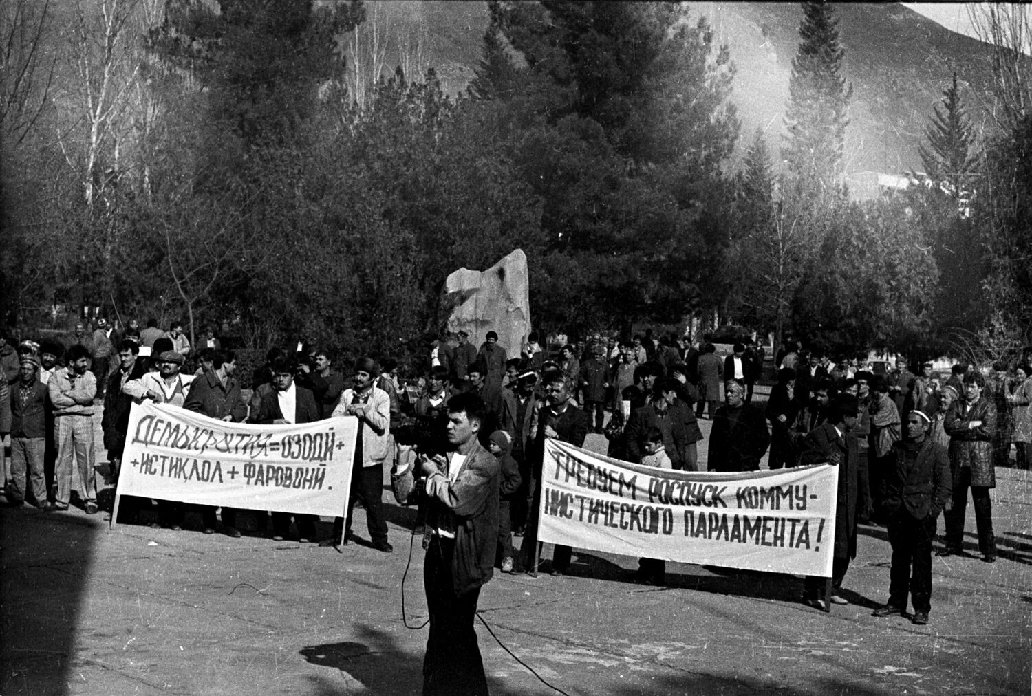 Таджикистан 1991. Сафарали Кенджаев Таджикистан.