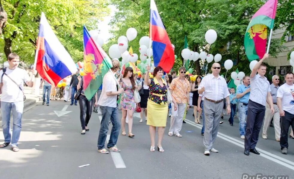 1 мая праздник в беларуси. 1 мая в литве. фото майских праздников молодежи без надписи. майские праздники в питере фото. майские праздники реальные фото.