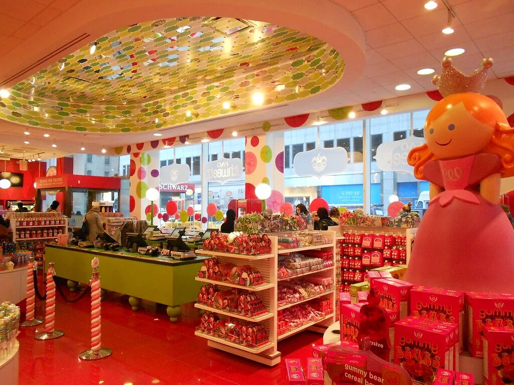 Candy toys store. Candy shop магазин сладостей. Магазин сладостей. Красивый магазин конфет. Необычные сладости для детей в магазине.