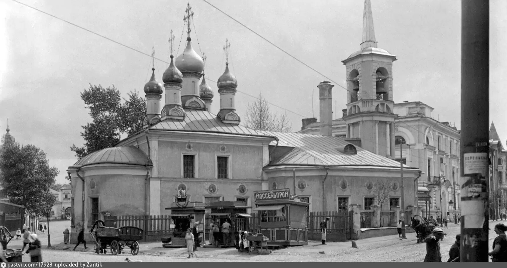 Пречистенка 6. Церковь Воскресения Словущего на Остоженке. Монастырь на Остоженке Зачатьевский. Зачатьевский монастырь Москва 19 век. Це́рковь Воскресе́ния Слову́щего на Осто́женке.