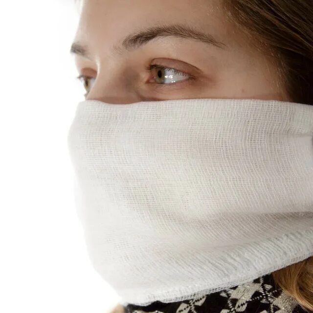 Марлевые повязки на лицо. Марлевая повязка маска. Марлевая повязка маска. Маска марлевая. Медицинская вато марлевпя повязка.