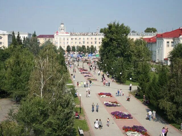 Городской сайт кургана. Горсад Курган. Площадь Кургана Горсад. Курганский городской парк. Главная улица Кургана.