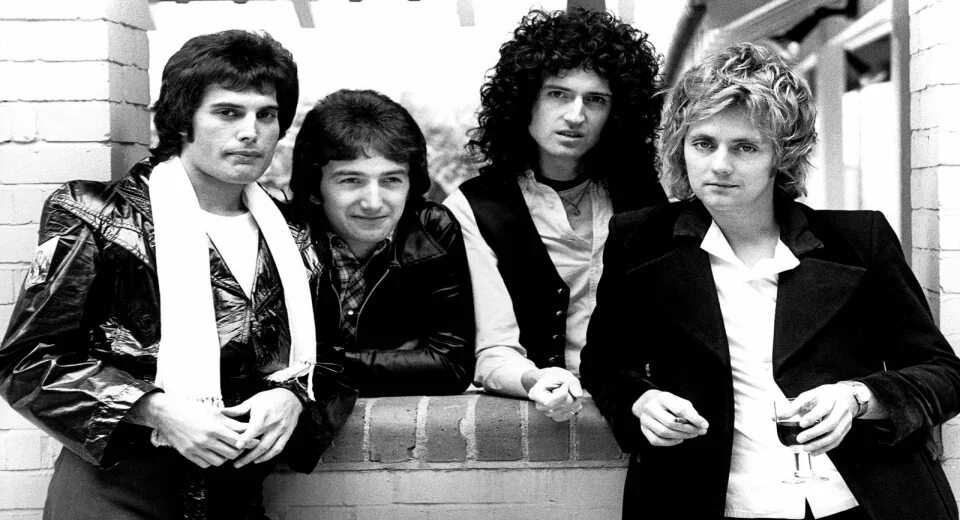 Queen i want it all. Crazy little thing called love queen. queen 1978. crazy queen.