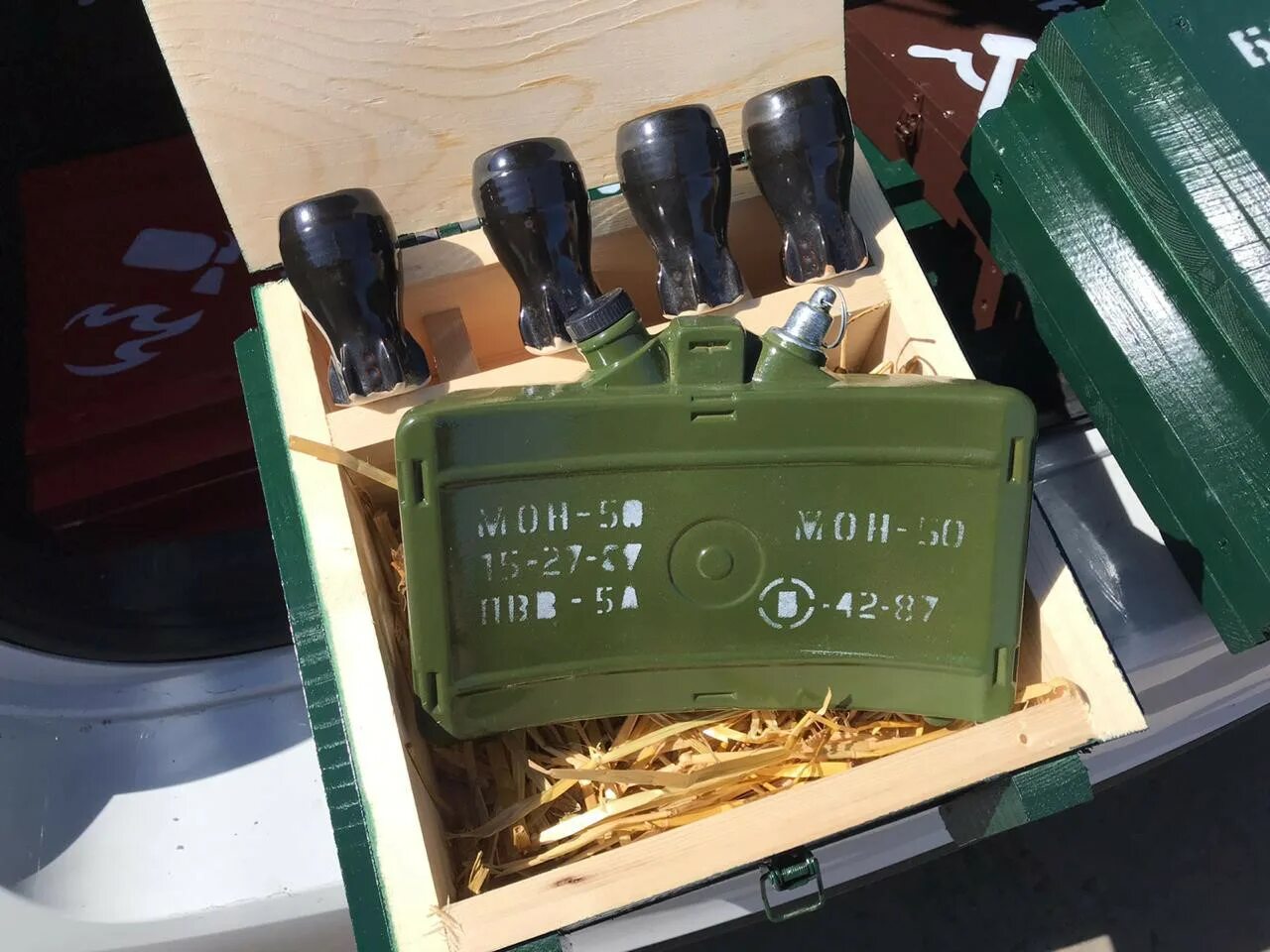 Ems мина. Противопехотная мина мон-50. мон 90 комплект. мон 50 комплект. противопехотная мина мон-200.