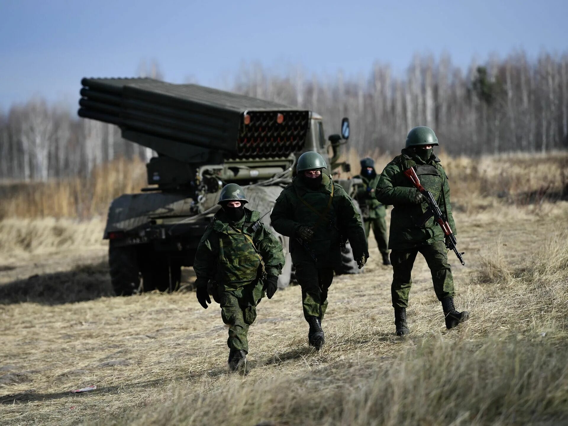 Российский солдат. Фото российских военных. Вс РФ наступают. Наступление Российской армии.