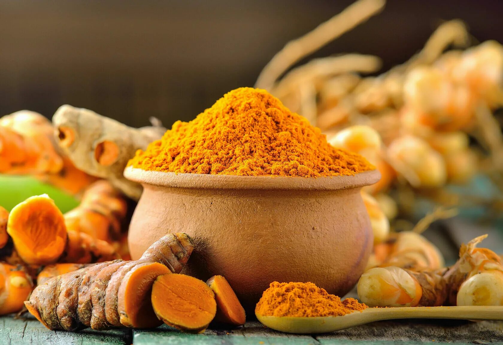 Как называется куркума. Приправа куркума имбирь. куркума пряность. куркумин turmeric. куркумин специя.