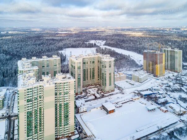 Жк холмы красногорск. Изумрудные холмы Красногорск. Зеленые холмы Красногорск. Район Изумрудные холмы в Красногорске. Изумрудние холмикрасногорск.