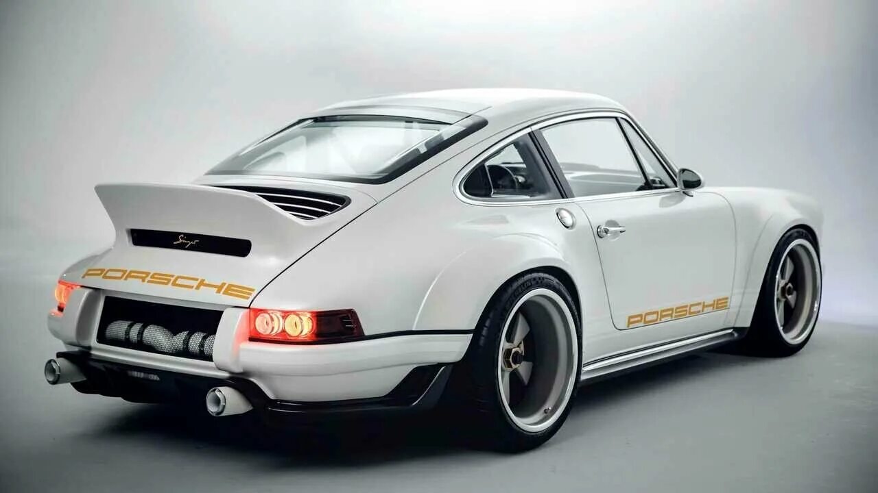 Длс машина. Porsche 911 Singer. Porsche 911 Singer DLS. Porsche 911 Singer vehicle Design. Porsche 911 DLS.