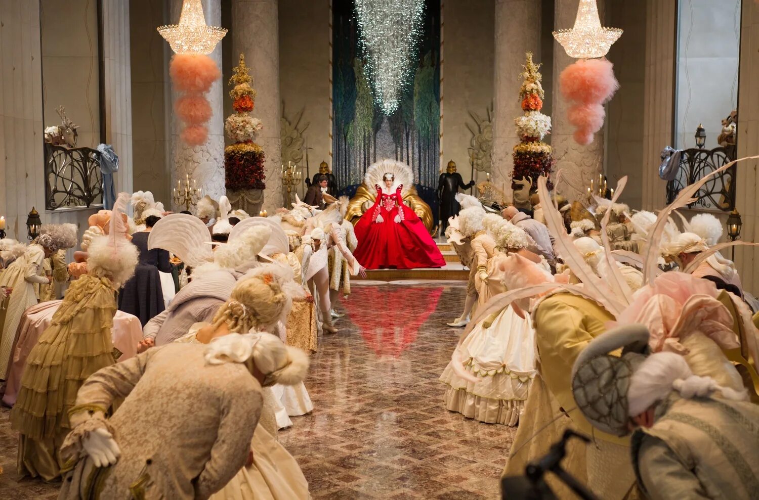 Король и подданные. Поклонение фараону в древнем египте. Давид у царя анхуса. Поклоняются богу. Иван васильевич меняет профессию тронный зал.