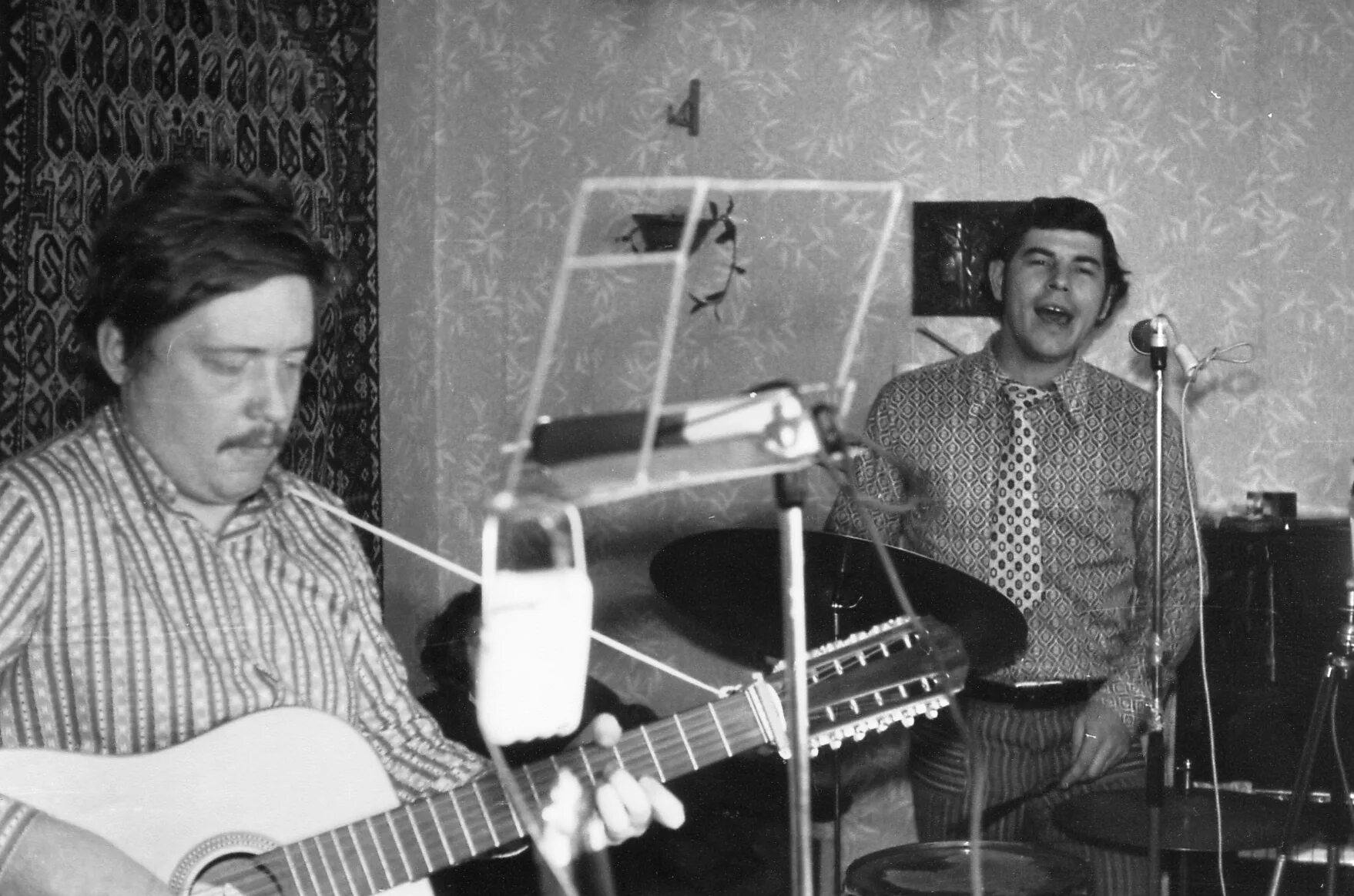 виа весёлые ребята - на лесной поляне. вячеслав малежик и веселые ребята. владимир полонский веселые ребята. фазылов владимир веселые ребята. концерты 1974 года.