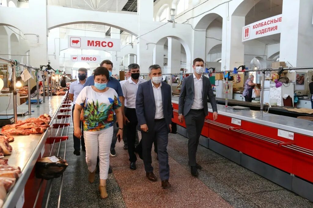 Оптово-продовольственный рынок «кировский». Место для торговли аренда на базаре тотем. Астрахань большие исады рынок новости. Большие исады астрахань. Кировский рынок астрахань.