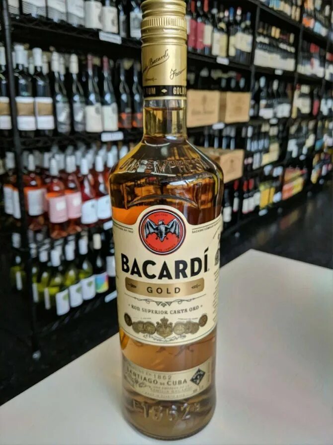 Ром бакарди золотой. Ром бакарди Голд. Виски Ром бакарди. Bacardi золотой Ром. Бакарди виски