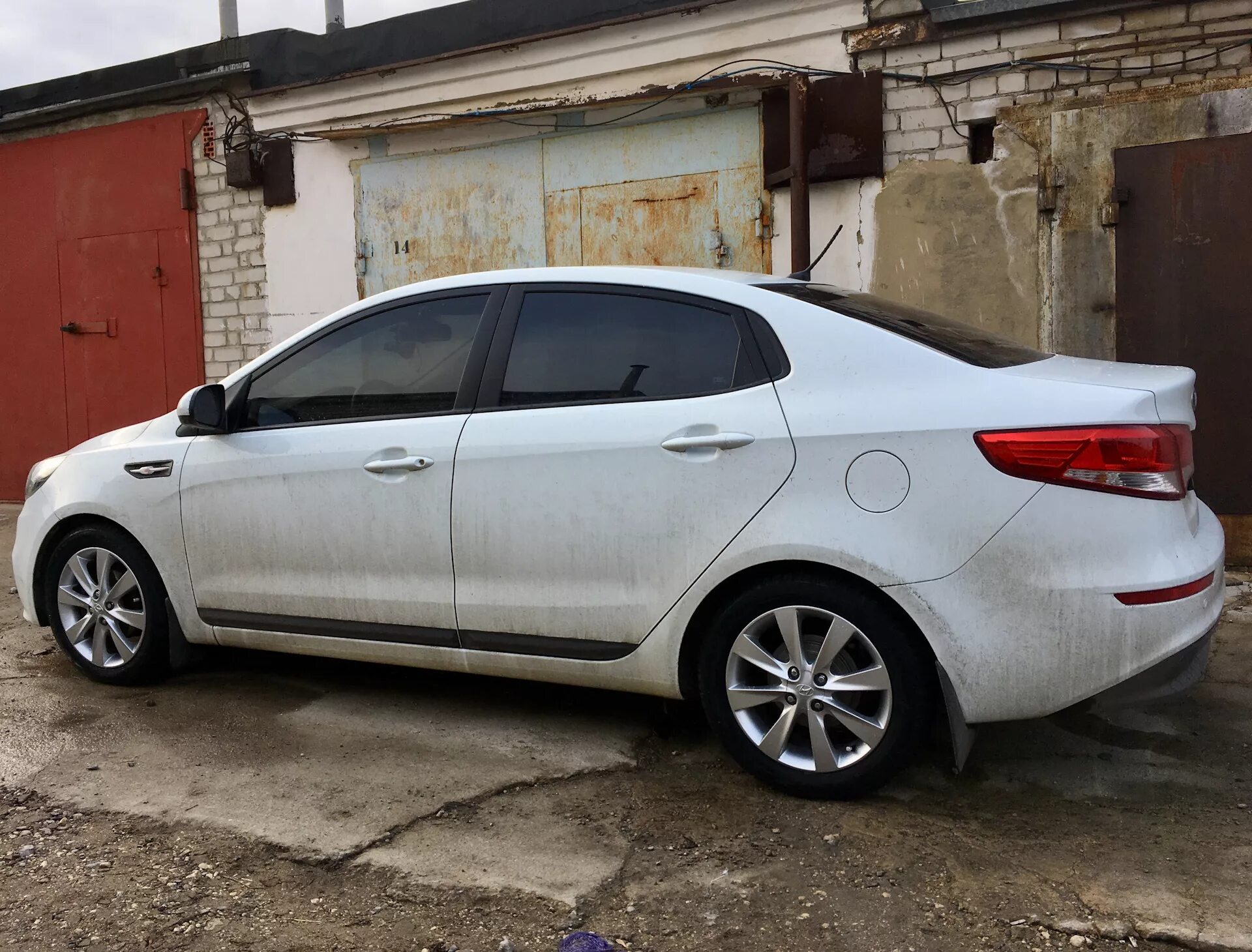 Kia Rio 3 r16. Kia Rio диски r16. Kia Rio 4 r15. Киа Рио 4 на r16. Киа рио 3 r16