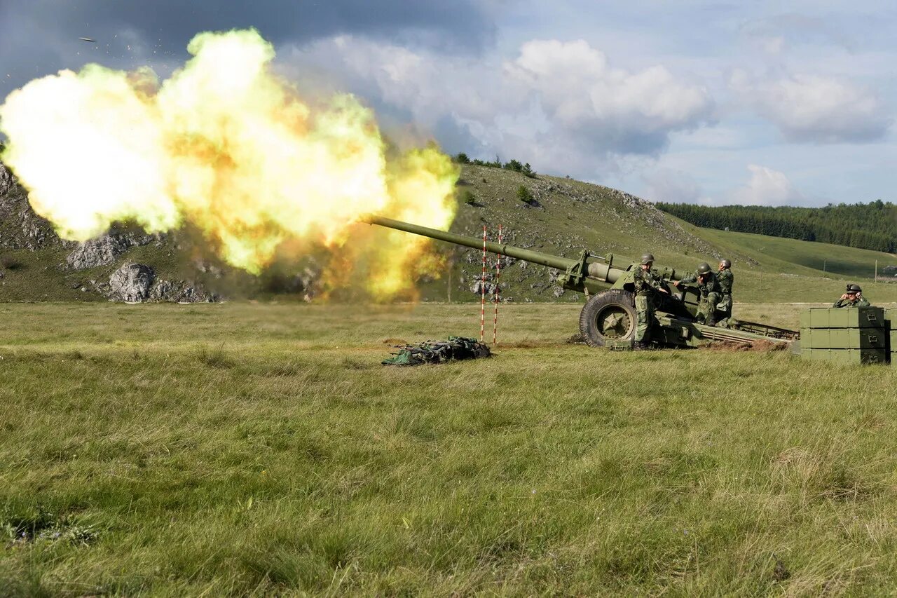артиллерия таскала оружие на себе 43. добровольцем в артиллерию. гаубичный артиллерийский дивизион. наведение артиллерии на цель. добровольцем в артиллерию.
