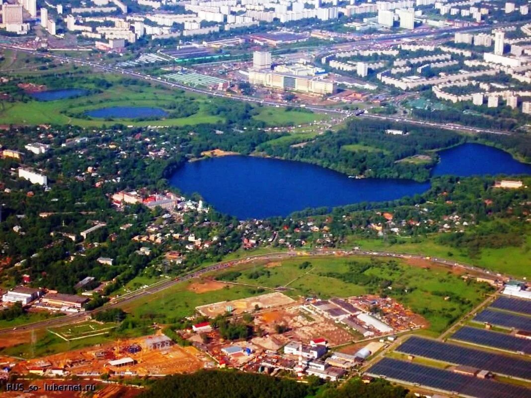 В москве есть озера. Белое озеро Косино. Озеро белое Косино-Ухтомский. Белое озеро Москва. Косино-Ухтомский черное озеро.