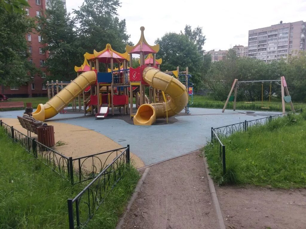 Современные детские площадки спб. Детская площадка санкт-петербург. Большая площадка. Детская площадка в питере. Детская площадка в питере.