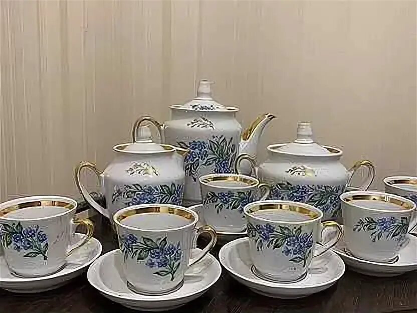 Сервиз дулево зеленый. Чайный сервиз тюльпан дулевский. Сервизы дулево в оранжевом цвете. Дулёвский фарфор чайный сервиз. Сервиз чайный белый лебедь дулевский фарфор.