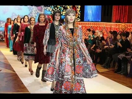 Жалаңаш сән подиумы