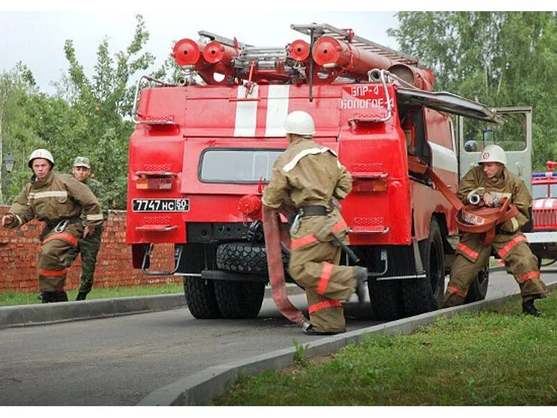 Пожарная часть в армии. Пожарные войска. Пожарная команда воинской части. Пожарно спасательные войска. Пожарная вс рф