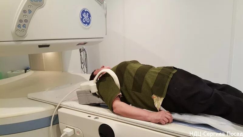 Мрт при боли в суставах. Мрт плечевого сустава. кт плечевого сустава укладка. укладка на мрт плечевого сустава.