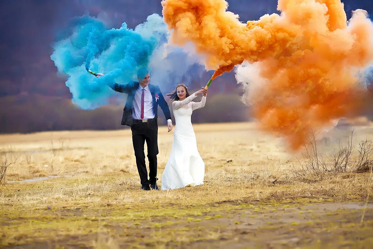 дым силуэт. цветные дымовые шашки для фотосессии. аппарат для дыма. вейп дым. выпуска дым.