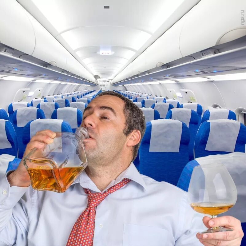 Алкоголь в самолете. Дебоширы на борту самолета. Можно про самолетов