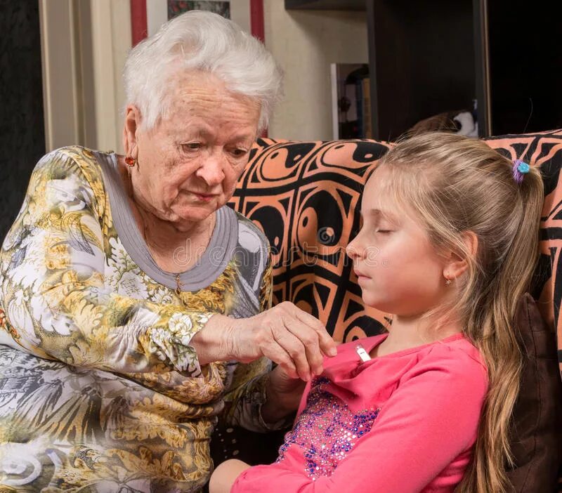 Бабушка и внук. Бабушка любит внука. Бабушка и внучка. Бабушка и дедушка ненавидят внука. Бабушка и дедушка ненавидят внука.