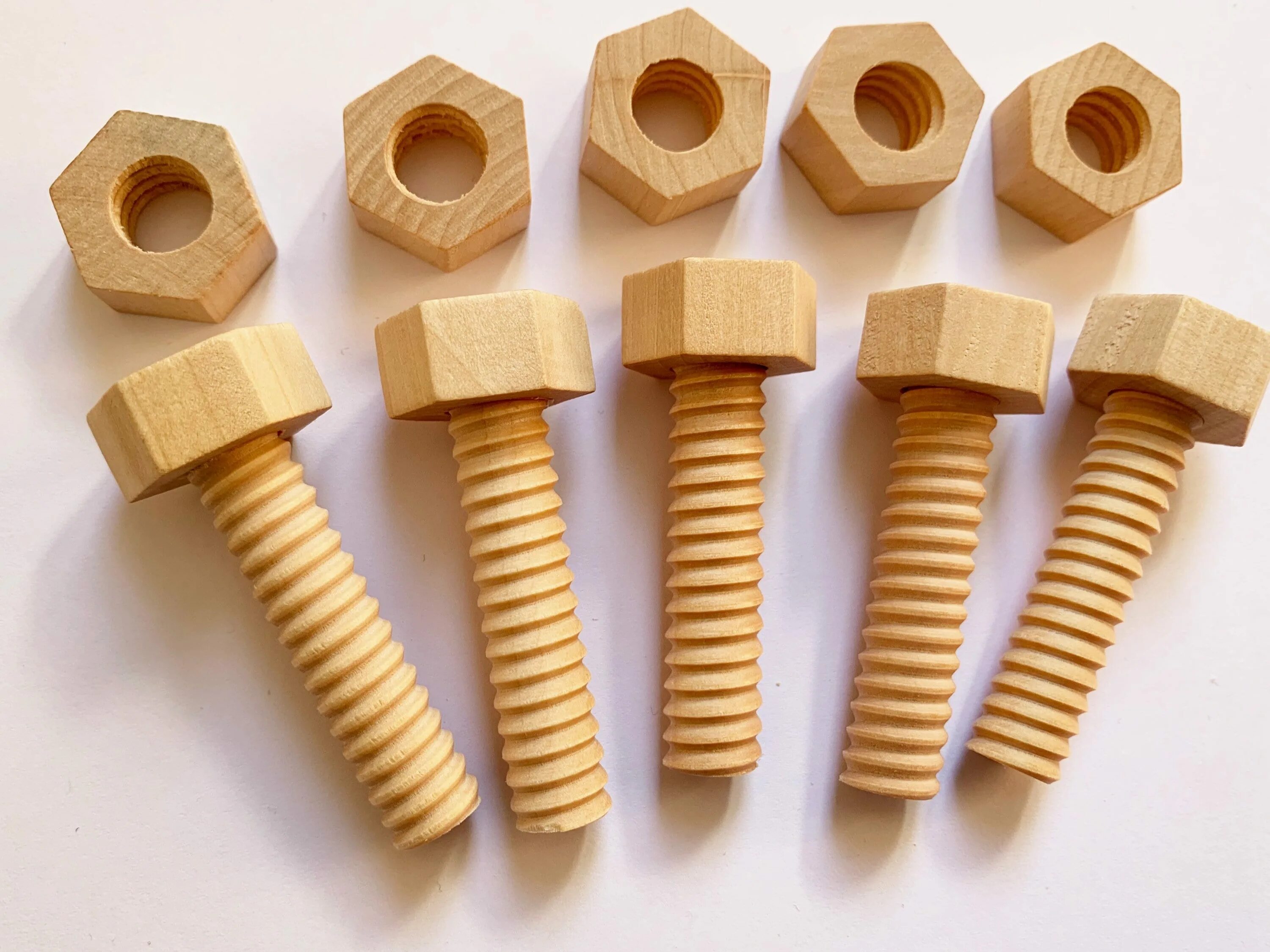 Wood nuts 23. Деревянная гайка. деревянная гайка сувенирная. деревянные гайки открыть. wooden nut machine.
