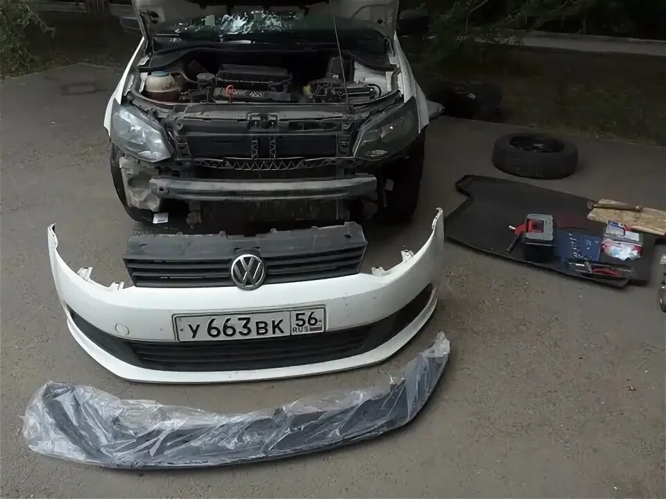 2 запись. Снятие решетки бампера. Утепление радиатора. - Volkswagen Polo Sedan, 