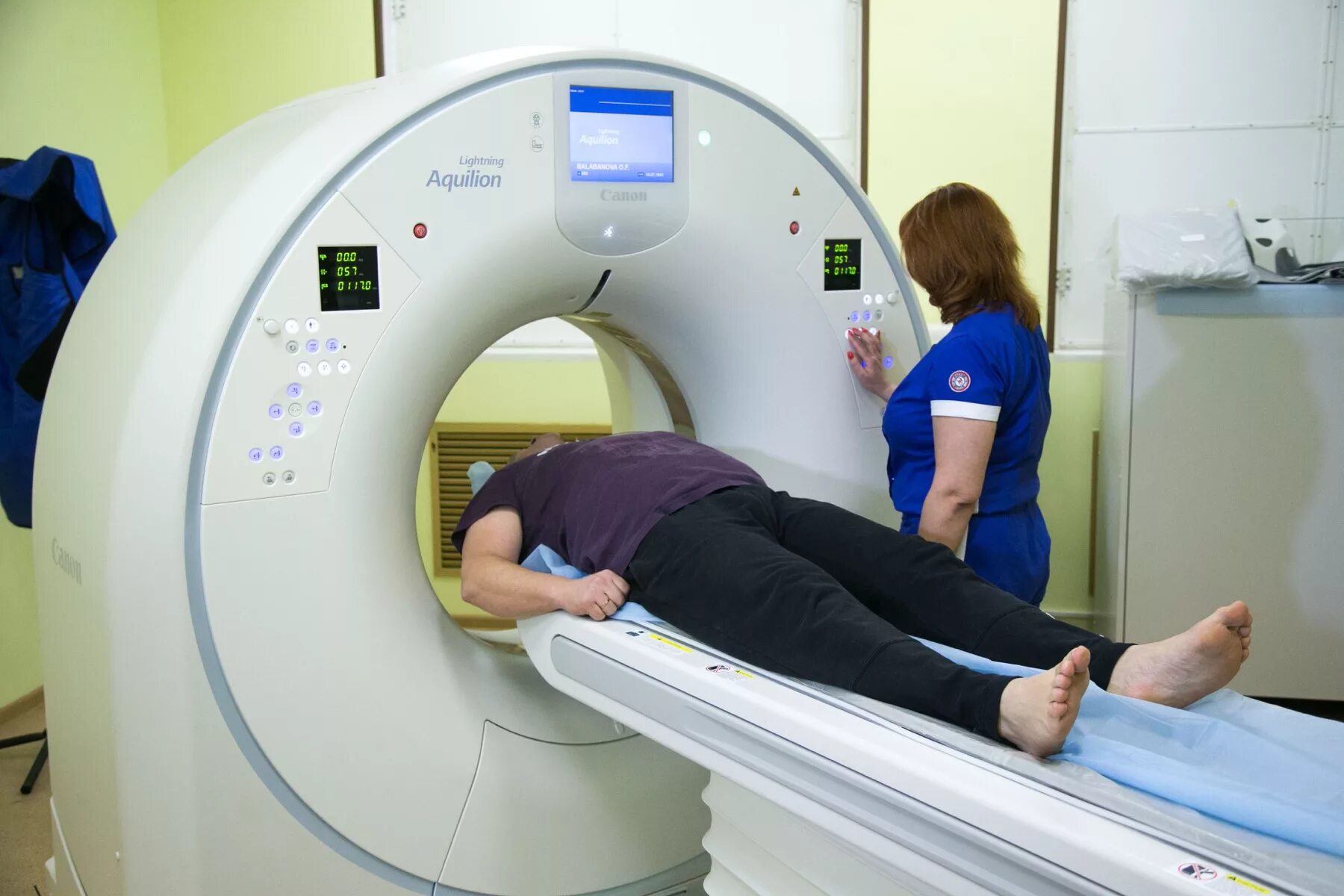 Аппарат кт в поликлинике. Новый компьютерный томограф. Компьютерная томография в Коломне. Кт аппарат новый.