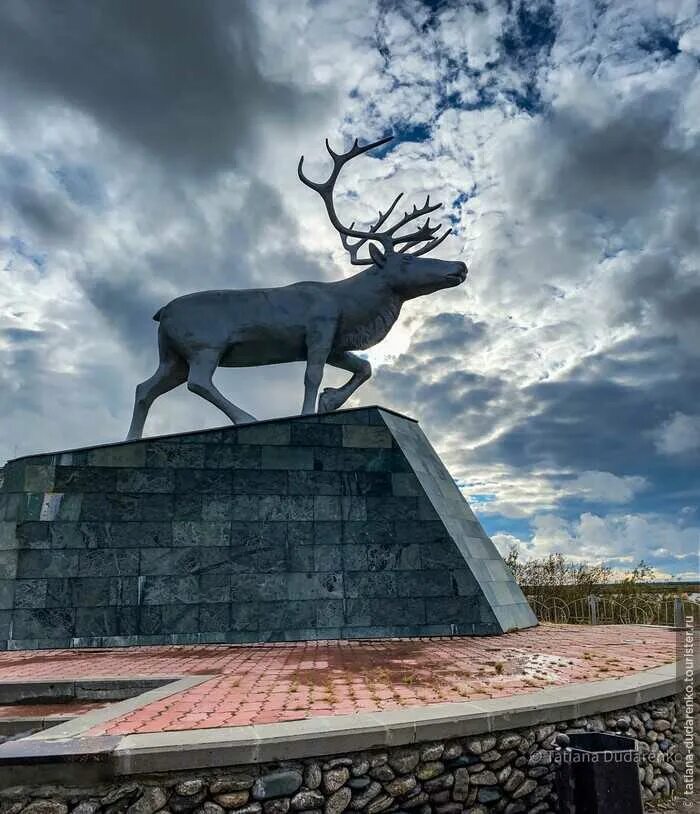 Город салехард расположен в природной. Ямало-Ненецкий автономный округ город Салехард. Салехард ЯНАО. Достопримечательности Ямала в Салехарде. Салехард город на Полярном круге.